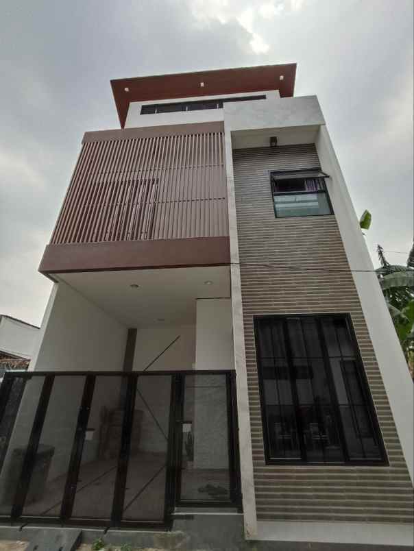 rumah jakarta timur
