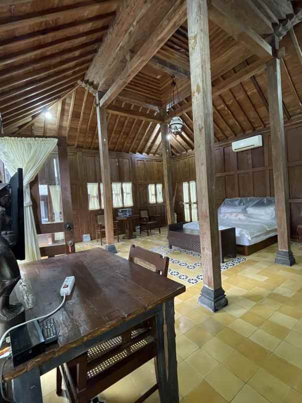 villa ngemplak