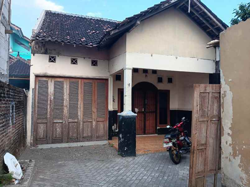 rumah kasihan