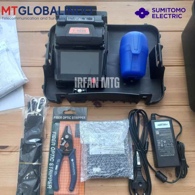 alat komunikasi karang tengah