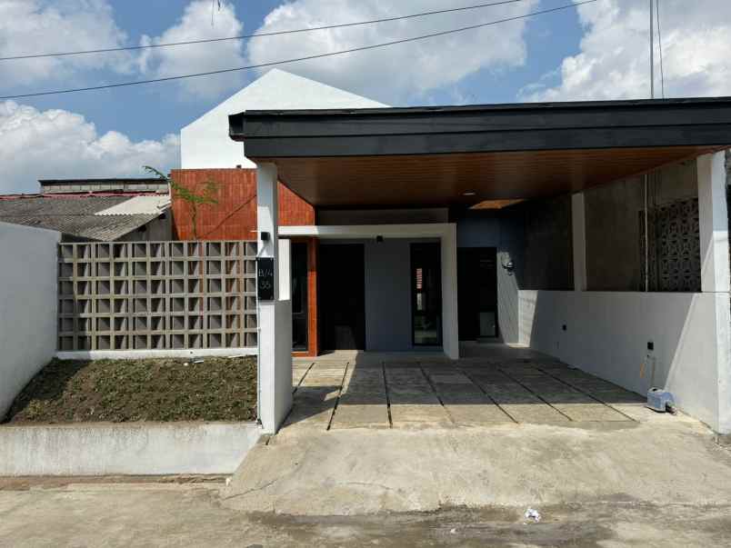 rumah pajangan