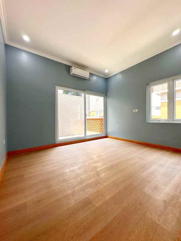 rumah jakarta selatan