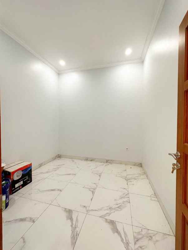 rumah jakarta selatan