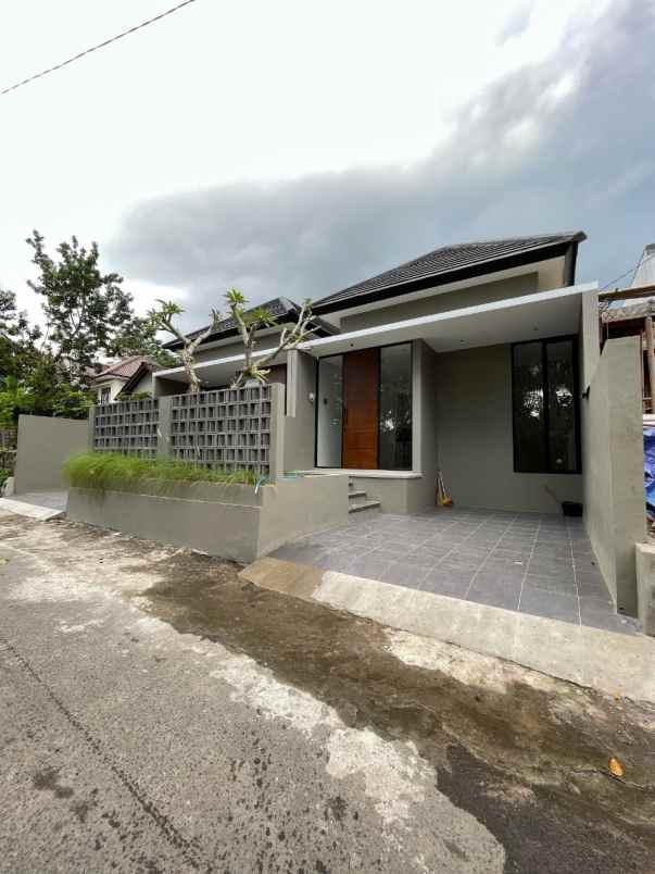 rumah seyegan