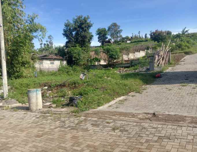 tanah ngamprah