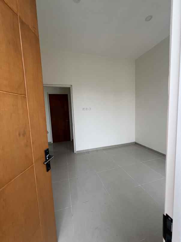 rumah batu