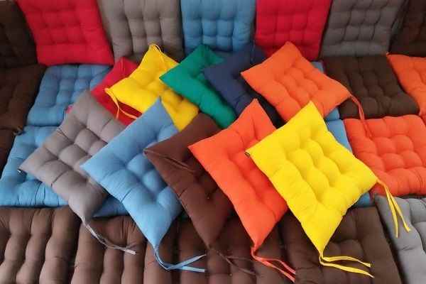 bantal sandaran