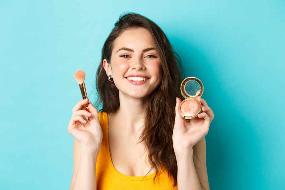 Make Up Natural untuk Tampilan Lebih Percaya Diri